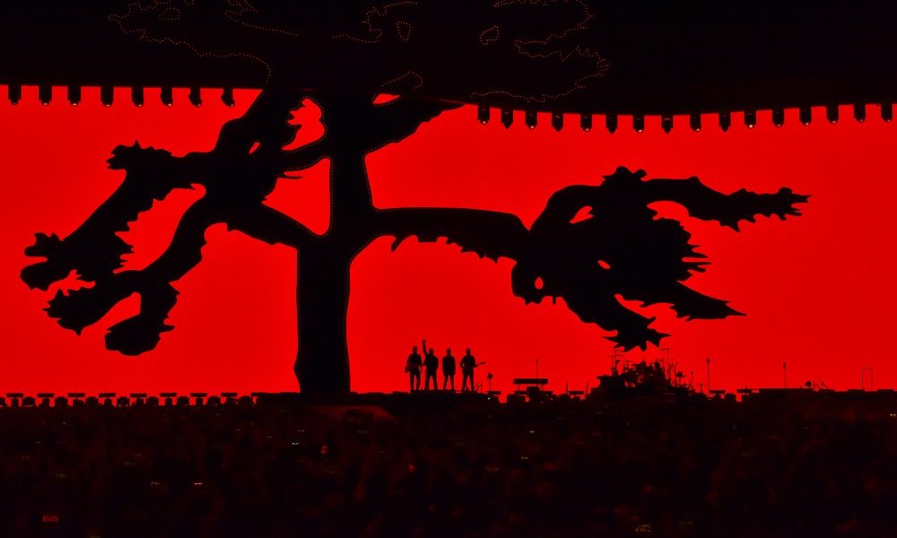 U2が13年ぶりの来日公演2日間で語ったこと 日本の想い出 戦争と平和 中村哲医師への追悼